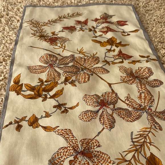 Oscar de la Renta - Picture 3 of 9